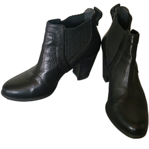 UGG Shoes - UGG Black Leather Slip-on Chunk Heeled Ankle Boots Size 8.5